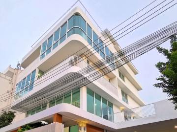 5 Bed 8 Bath 622 SQ.M House in Skumvit 77
