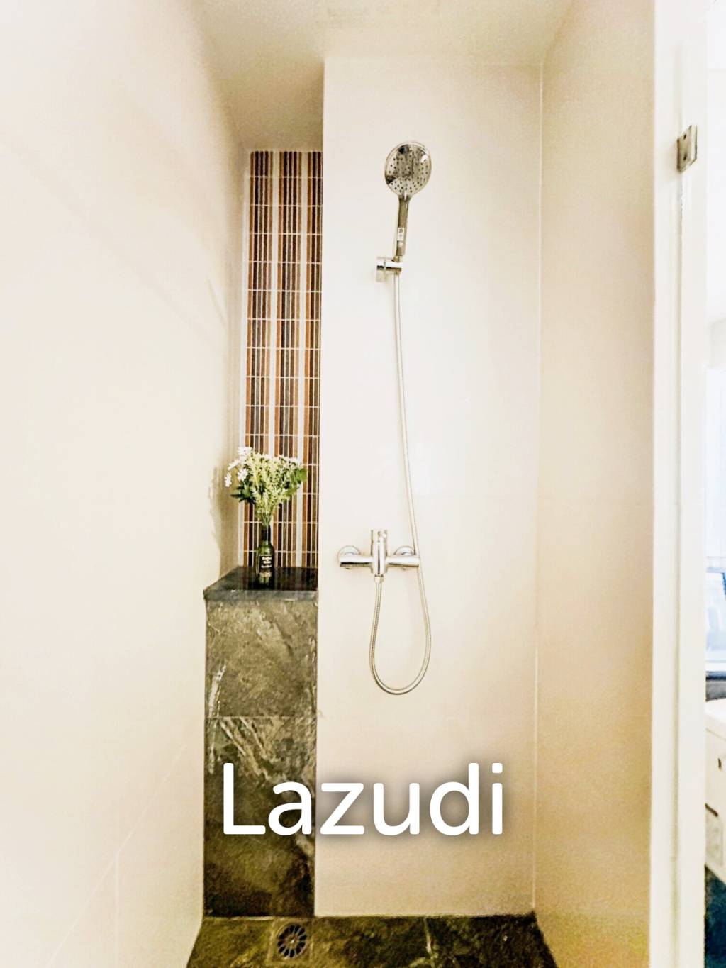 1 Bed 1 Bath 45 SQ.M Tree Condo Sukhumvit 42