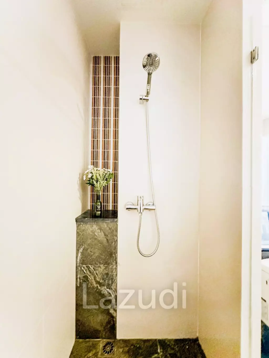 1 Bed 1 Bath 45 SQ.M Tree Condo Sukhumvit 42