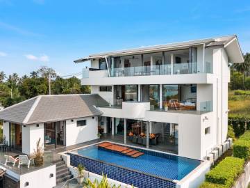 Incredible 7-Bedroom Luxury Villa in Bang Rak