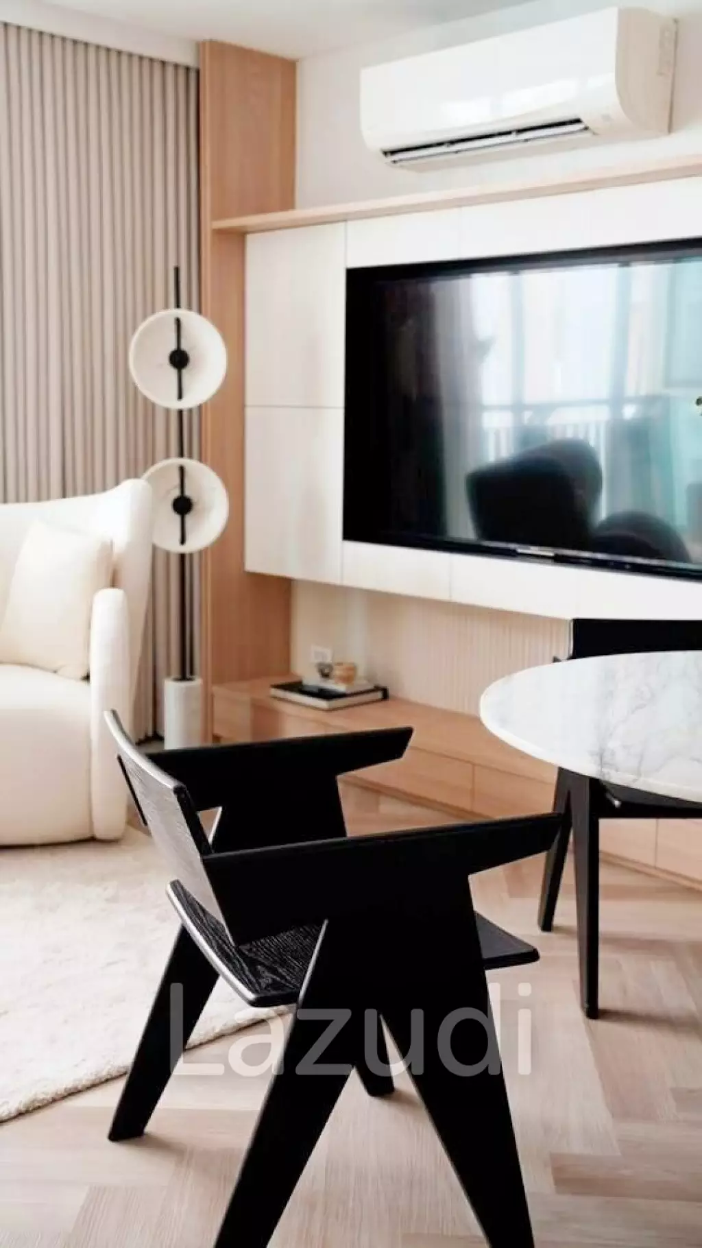 2 Bed 2 Bath 74 SQ.M The Address Pathumwan