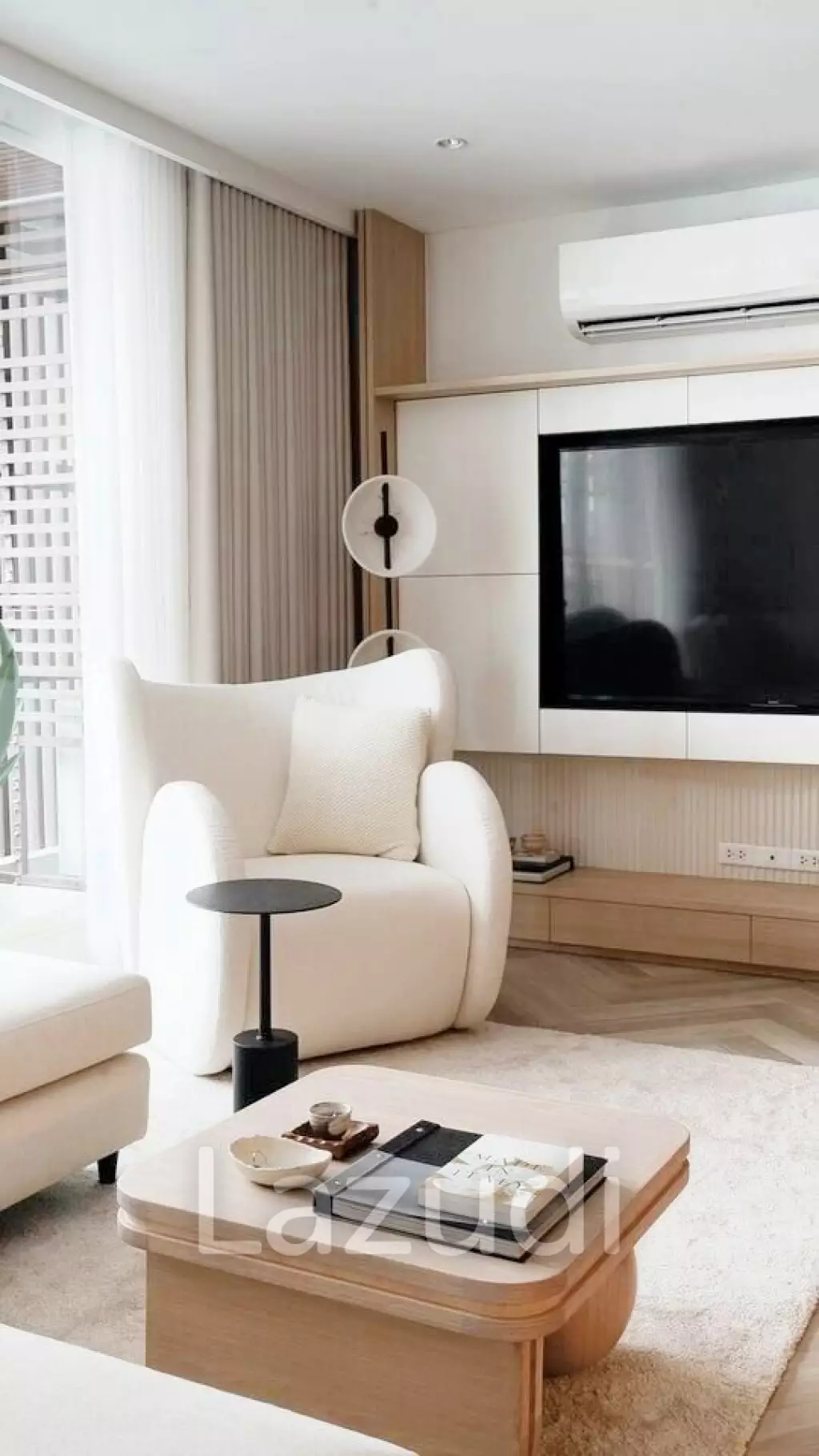 2 Bed 2 Bath 74 SQ.M The Address Pathumwan