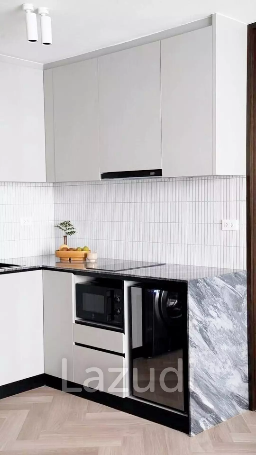 2 Bed 2 Bath 74 SQ.M The Address Pathumwan