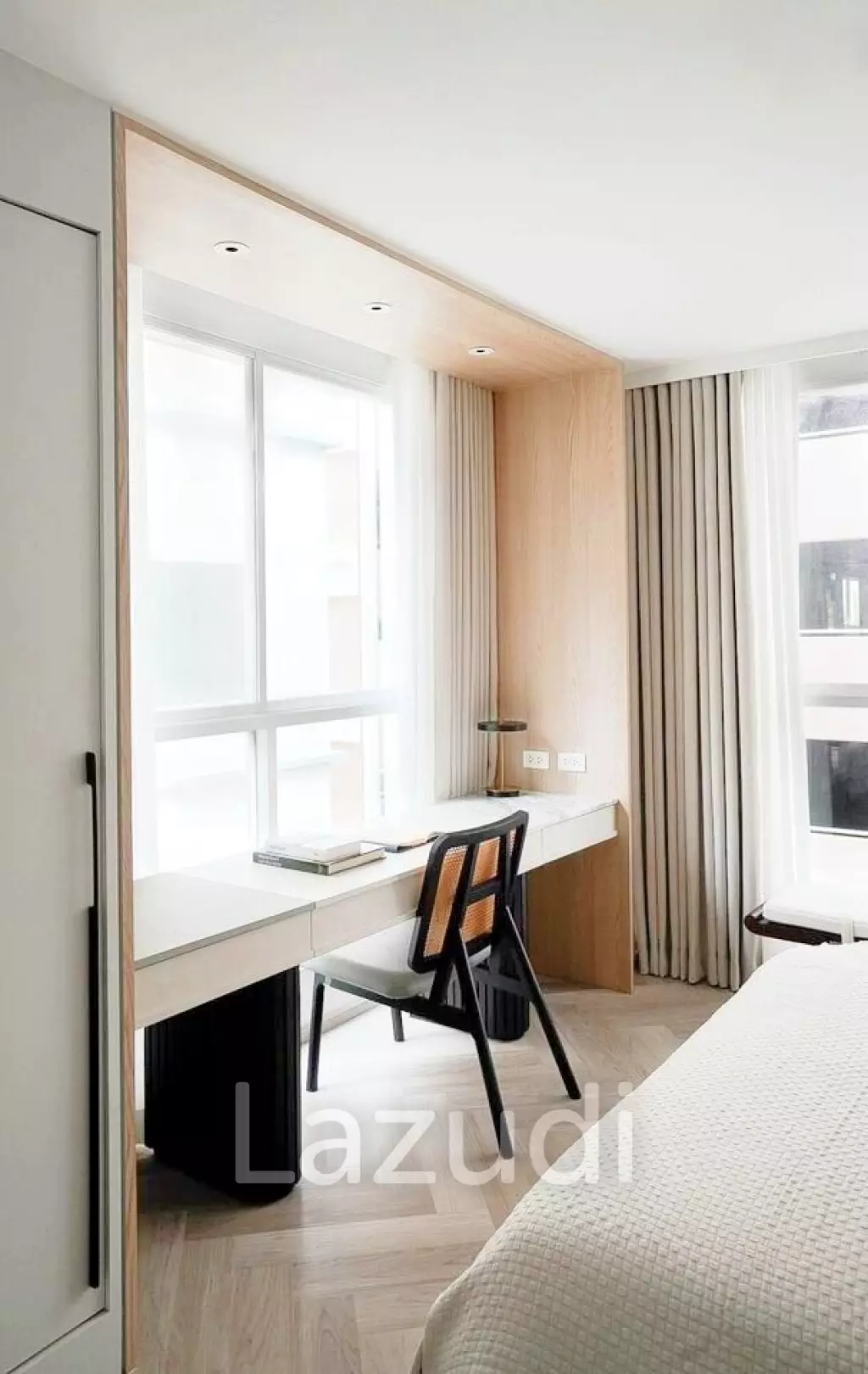 2 Bed 2 Bath 74 SQ.M The Address Pathumwan