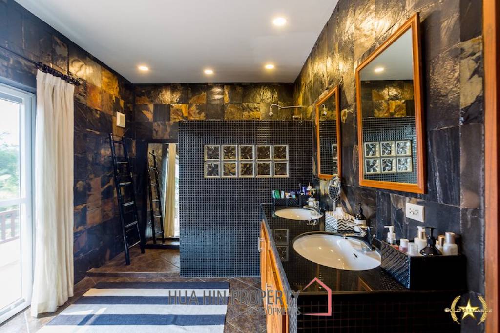 Luxury Estate 4 Bedroom Pool Villa Hua Hin