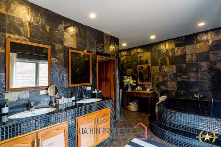 Luxury Estate 4 Bedroom Pool Villa Hua Hin