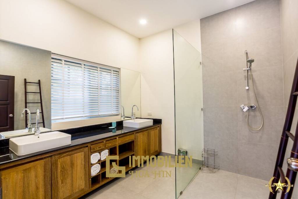 4,200 qm 4 Bett Haus Für Verkauf