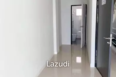 Commercial building for sales at Udomsuk