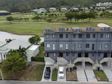 Black Mountain : 4 Story 3 Bedroom Townhouse