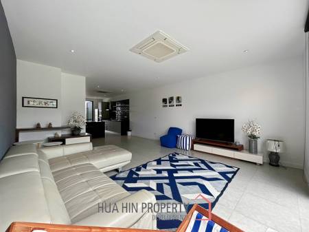 Black Mountain : 4 Story 3 Bedroom Townhouse