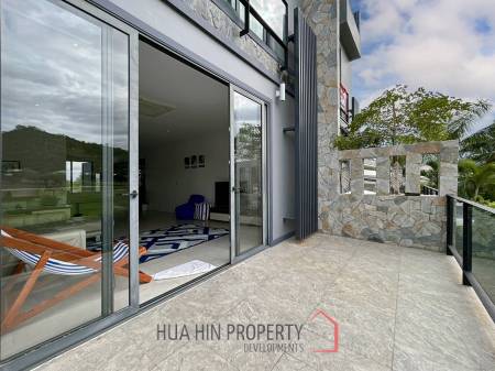 Black Mountain : 4 Story 3 Bedroom Townhouse