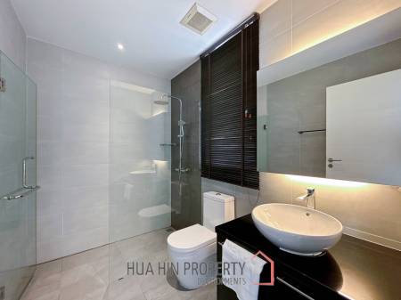 Black Mountain : 4 Story 3 Bedroom Townhouse