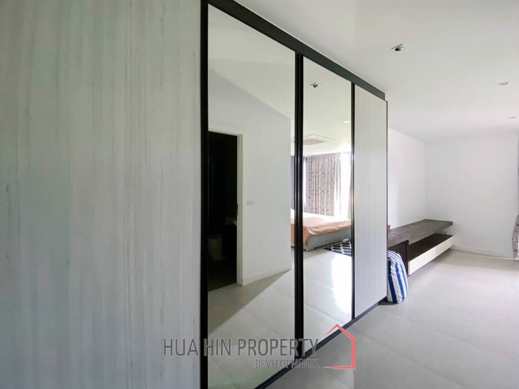 Black Mountain : 4 Story 3 Bedroom Townhouse