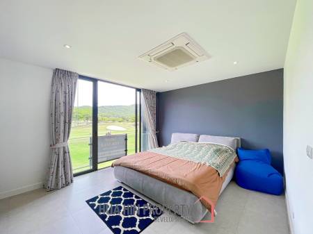 Black Mountain : 4 Story 3 Bedroom Townhouse