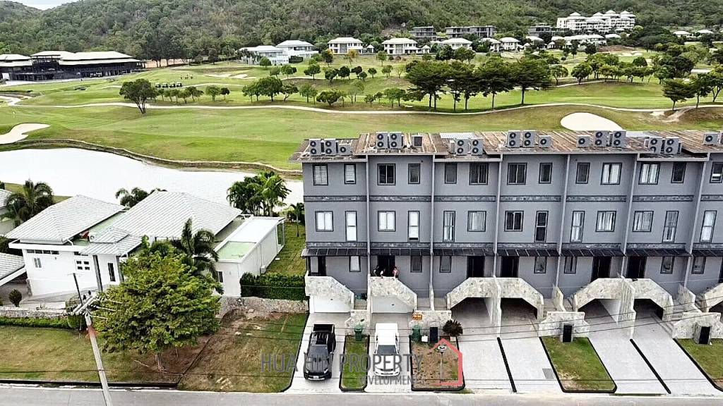 Black Mountain : 4 Story 3 Bedroom Townhouse