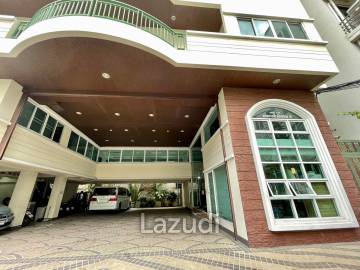 Prime 90 sq.m. Office Space in Sathorn, Bangkok – Near BTS and Business Centre