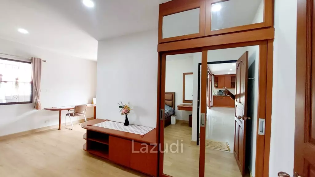 3 Bedrooms 3 Bathrooms 300 SQ.M Boss Village