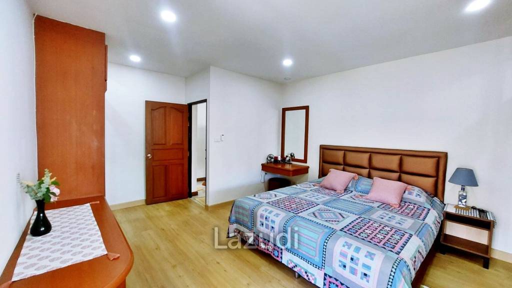 3 Bedrooms 3 Bathrooms 300 SQ.M Boss Village