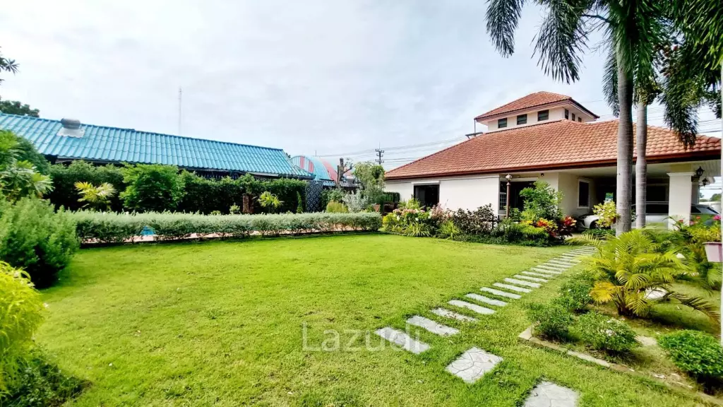 3 Bedrooms 3 Bathrooms 300 SQ.M Boss Village