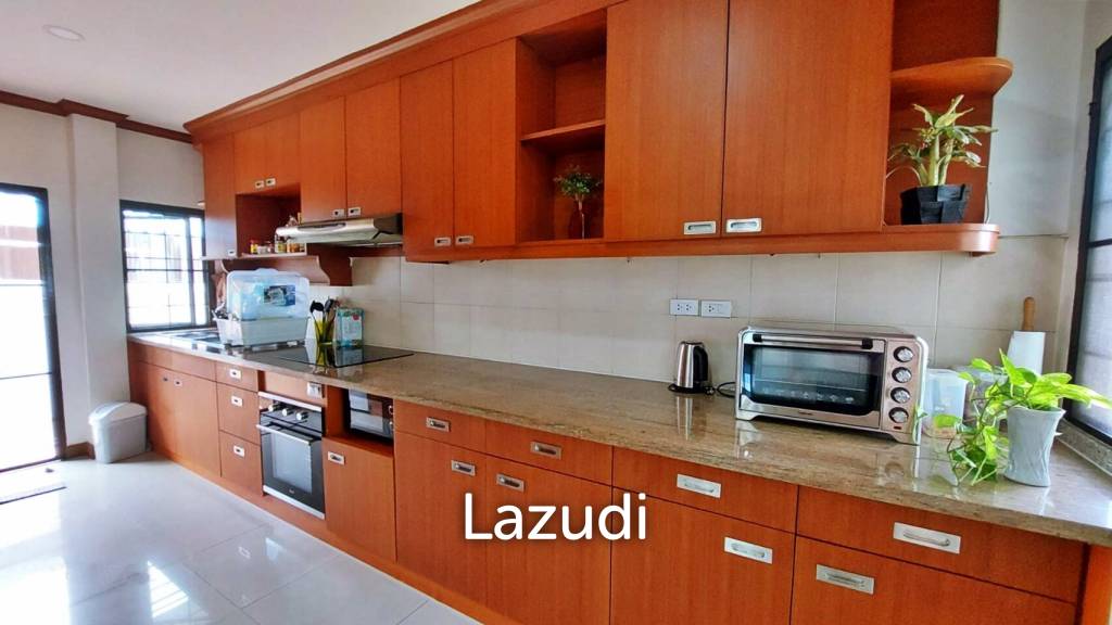 3 Bedrooms 3 Bathrooms 300 SQ.M Boss Village