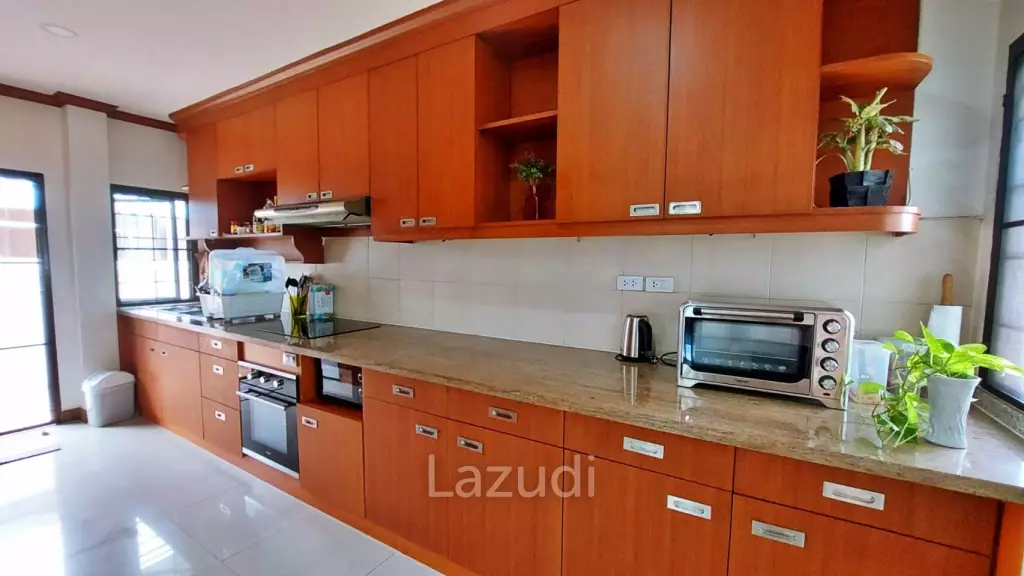 3 Bedrooms 3 Bathrooms 300 SQ.M Boss Village