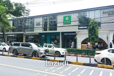 Asoke Road Gem: Captivating Street View, Perfect for Business - Grab Your Prime Spot Now