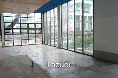 Asoke Road Gem: Captivating Street View, Perfect for Business - Grab Your Prime Spot Now