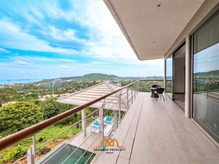 Sophisticated 4 Bedroom Villa with Breathtaking Sea Views