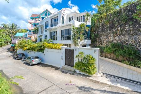 Stunning 4 Bedroom Seaview Villa in Patong