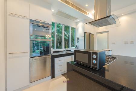 Stunning 4 Bedroom Seaview Villa in Patong