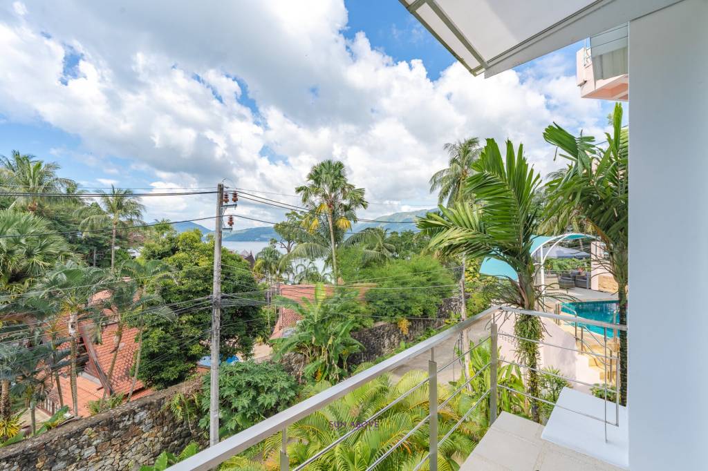 Stunning 4 Bedroom Seaview Villa in Patong