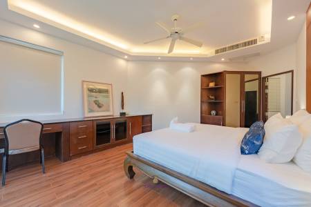 Stunning 4 Bedroom Seaview Villa in Patong