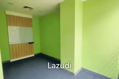 Office space for rent in silom with covered way from BTS