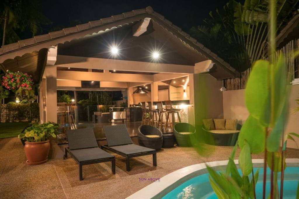 Stunning 5 Beds House in the heart of Naiharn.