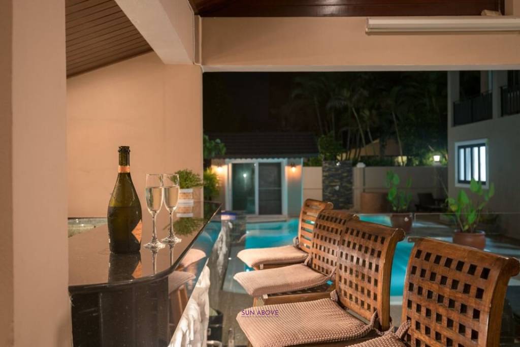 Stunning 5 Beds House in the heart of Naiharn.