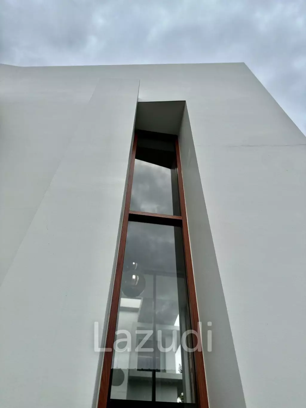modern 4 bedroom family home close to ping river