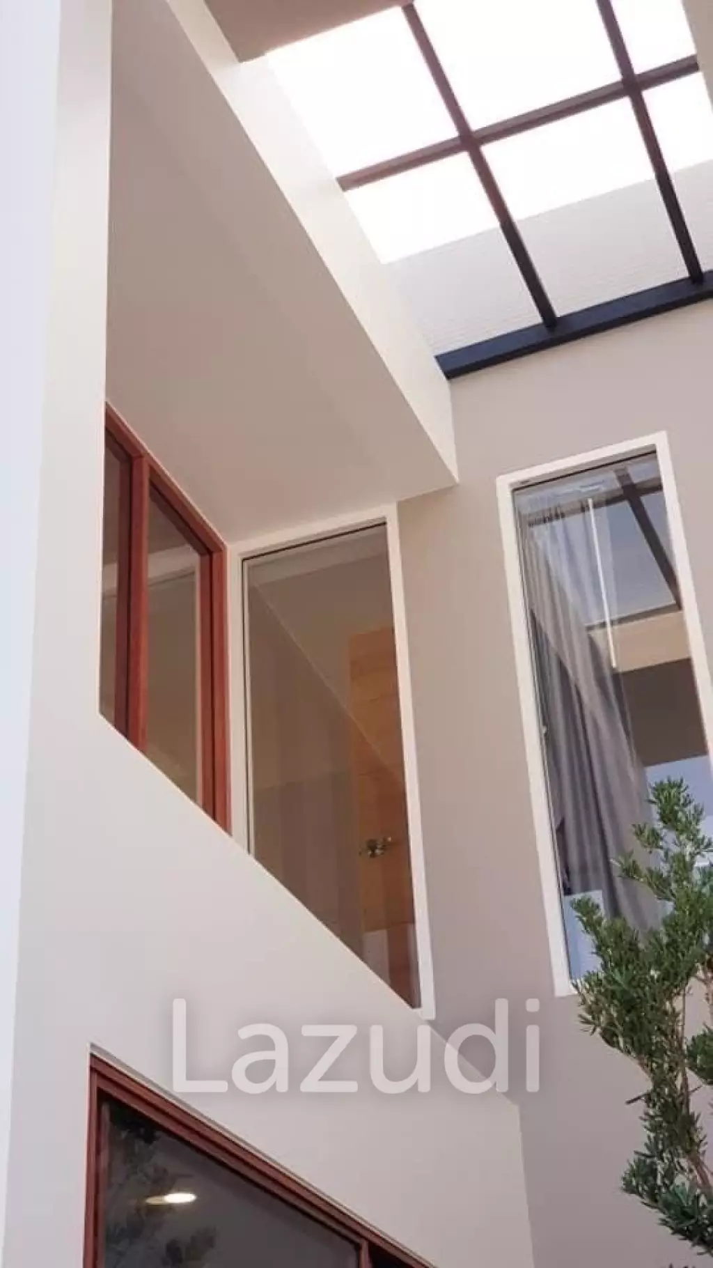 modern 4 bedroom family home close to ping river