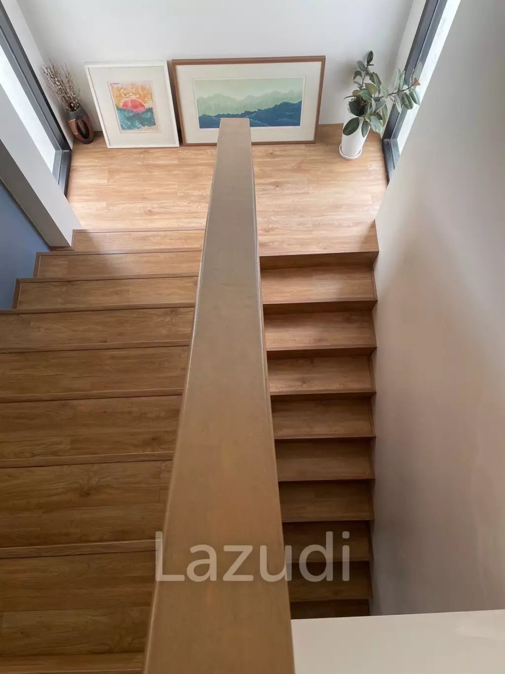 modern 4 bedroom family home close to ping river