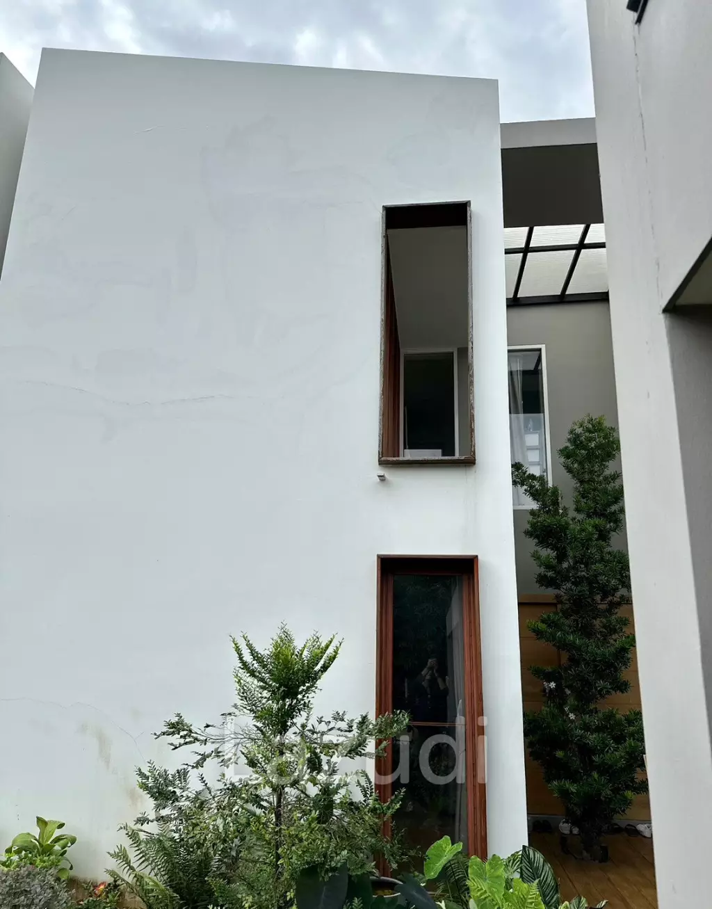 modern 4 bedroom family home close to ping river