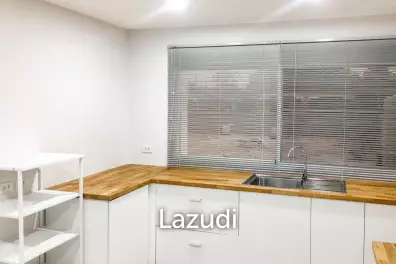 modern 4 bedroom family home close to ping river