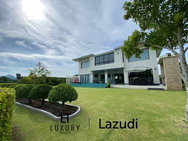 Freehold 2 Story Luxury Pool Villa For Sale on Black Mountain