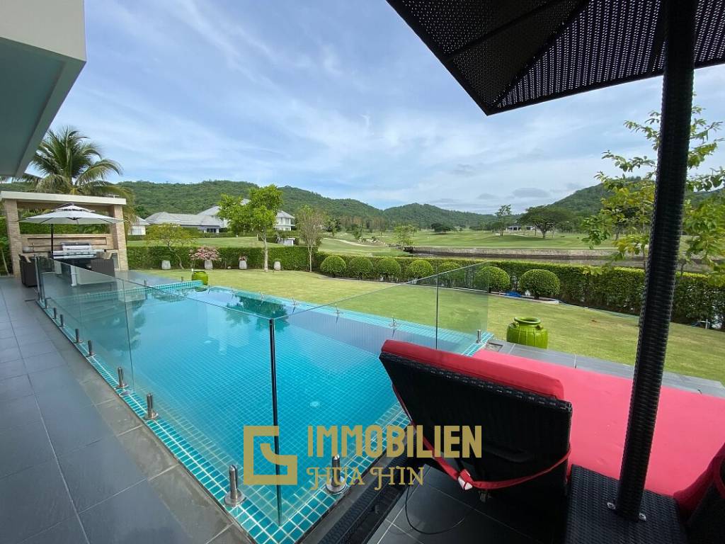 Freehold 2 Story Luxury Pool Villa For Sale on Black Mountain