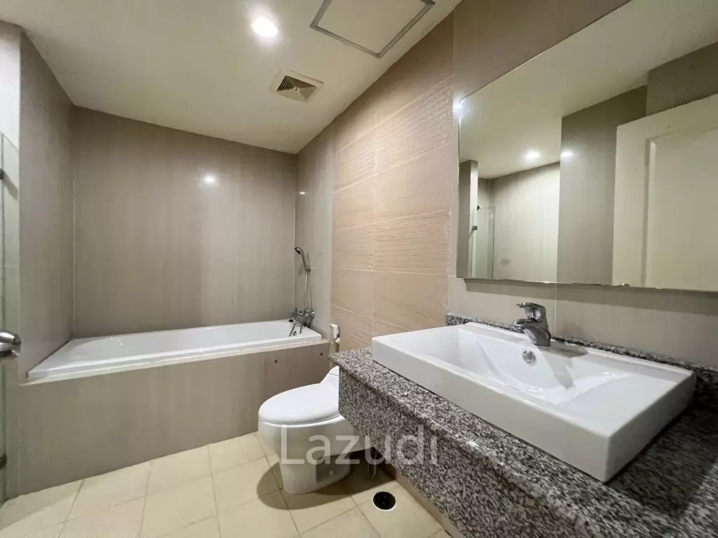 TIRA TIRA : Nice 1 Bed condo in good location