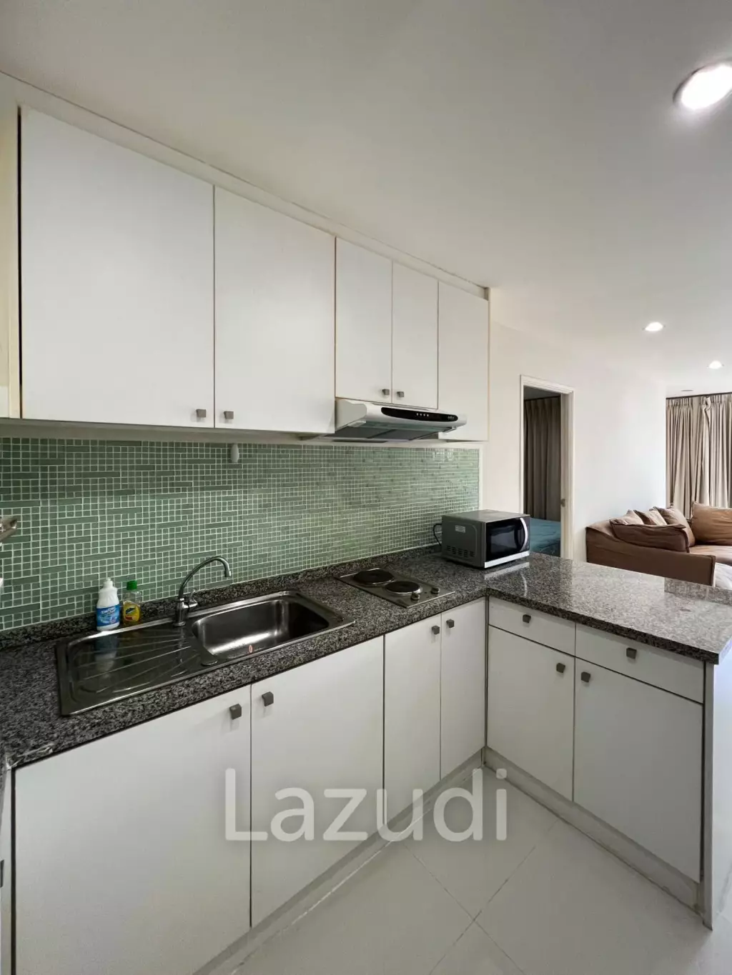 TIRA TIRA : Nice 1 Bed condo in good location