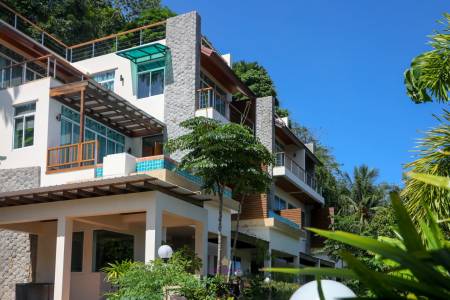 3 Beds 230 SQ.M Villa for Rent in Karon