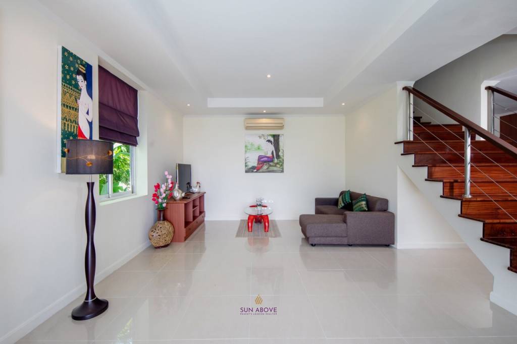 3 Beds 230 SQ.M Villa for Rent in Karon