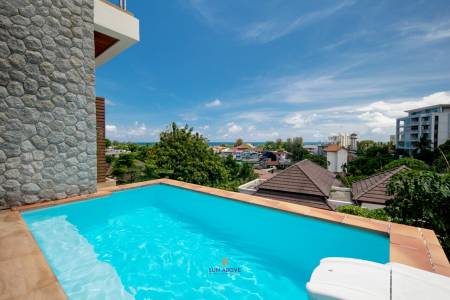 3 Beds 230 SQ.M Villa for Rent in Karon