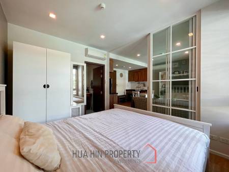 Autumn : 1 Bedroom Condo with Pool View