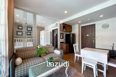 Autumn : 1 Bedroom Condo with Pool View