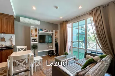 Autumn : 1 Bedroom Condo with Pool View